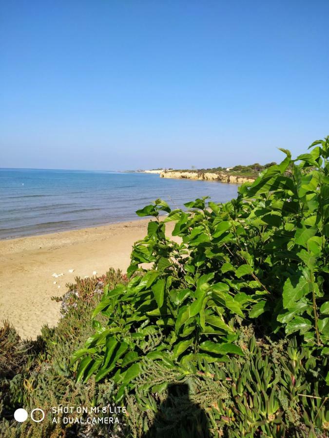 Вилла Casale Hibiscus Санта-Мария-дель-Фокалло Экстерьер фото